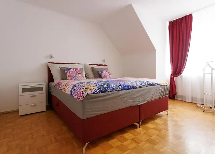 #livelikealocal Nestroyplatz Near Center Viena